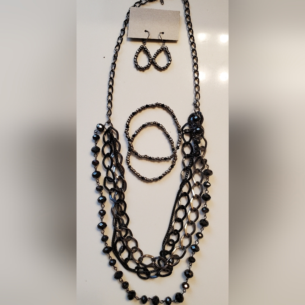 Black & Gunmetal Bead Necklace, Bracelet & Earrings Set – Excellent Condition